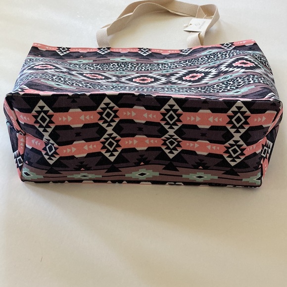 Jumbo Boho Aztec Print Beach Tote - Picture 4 of 11